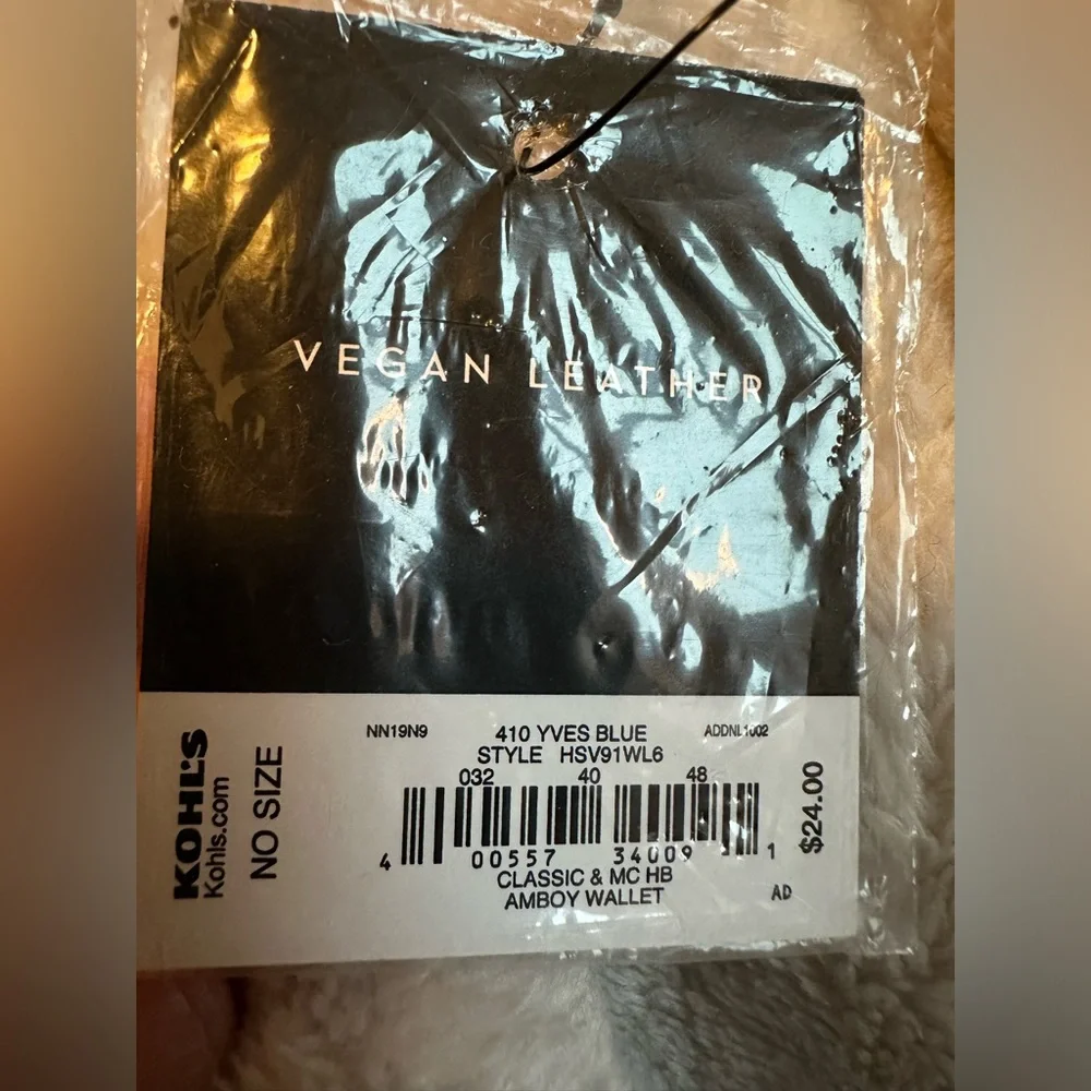 NWT- Simply Vera Vera Wang Amboy‎ Wallet in Ives Blue